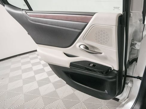 Certified 2023 Lexus ES 300h w/ Premium Package image 14