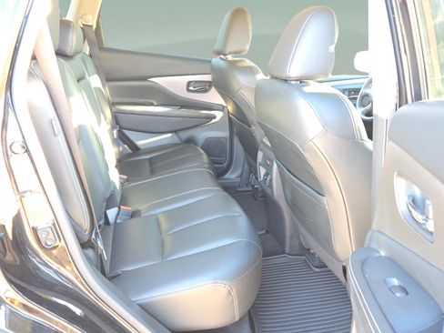 Used 2023 Nissan Murano SV image 19