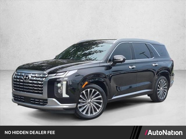 Used 2023 Hyundai Palisade Calligraphy w/ Winter Package FWD image 1