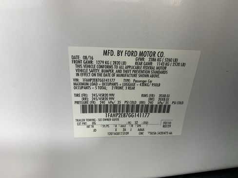 Used 2016 Ford Taurus SEL w/ Equipment Group 201A FWD image 12