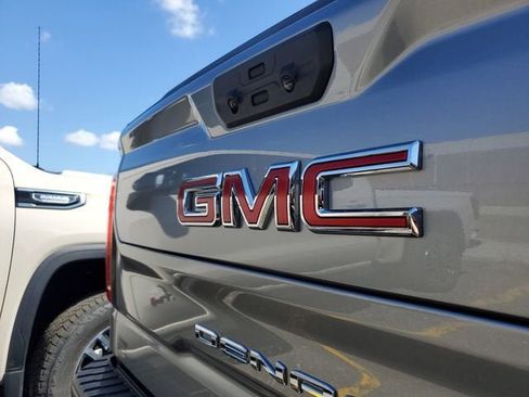 New 2026 GMC Sierra 1500 Denali w/ Denali Reserve Package AWD/4WD image 7