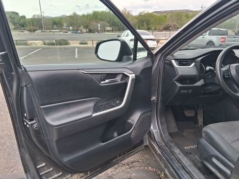 Used 2019 Toyota RAV4 XLE w/ Carpet Mat Package image 3