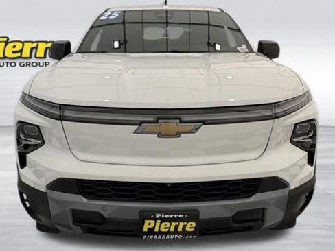 Used 2025 Chevrolet Silverado EV LT AWD/4WD image 9