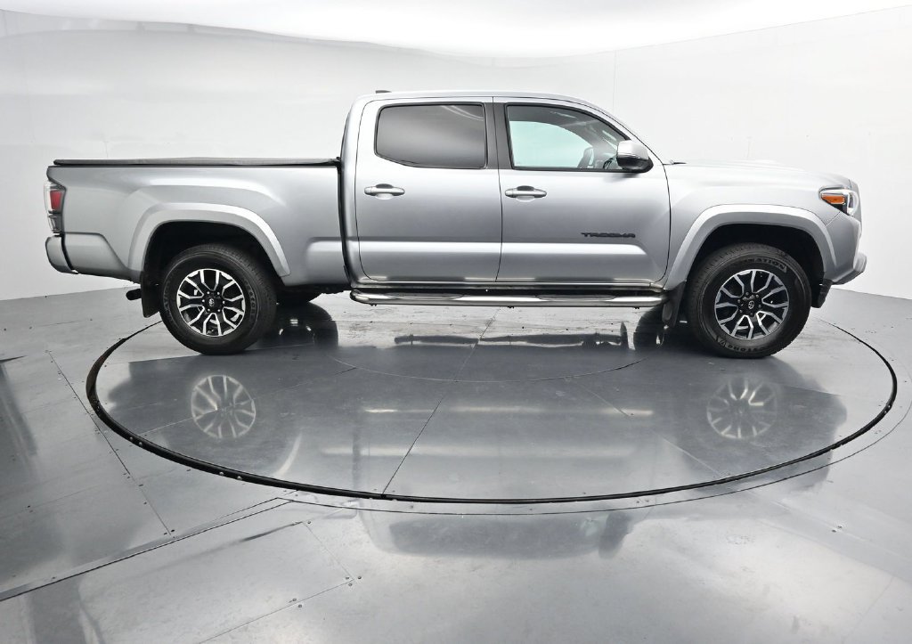 Used 2022 Toyota Tacoma TRD Sport AWD/4WD image 9