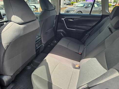 Used 2025 Toyota RAV4 XLE AWD/4WD image 11
