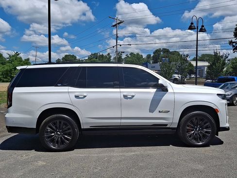 Used 2023 Cadillac Escalade V w/ LPO, ONYX Package AWD/4WD image 7