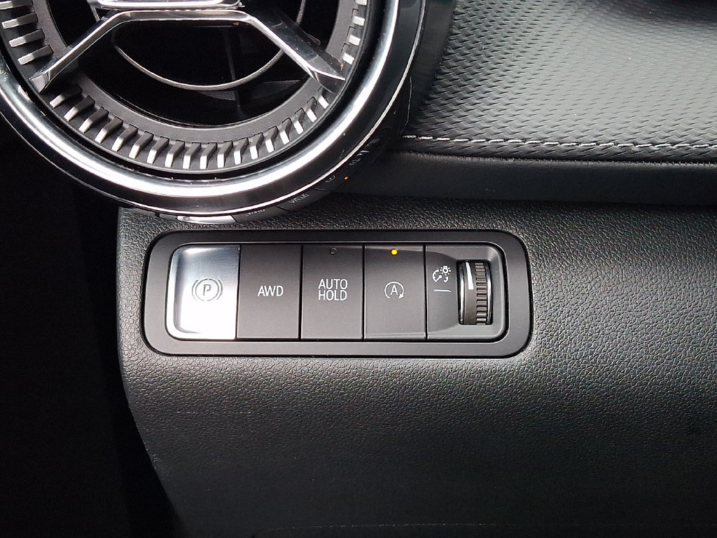 Used 2026 Chevrolet Equinox LT AWD/4WD image 26