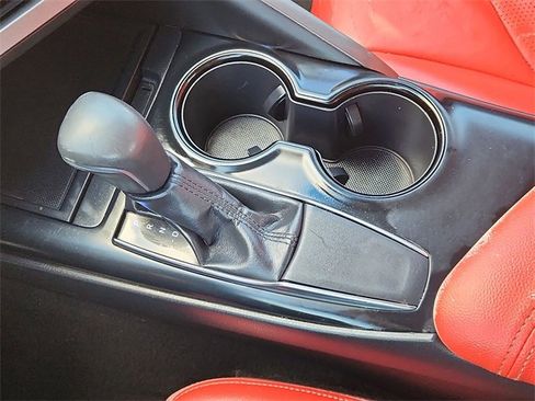 Used 2019 Toyota Camry L image 15