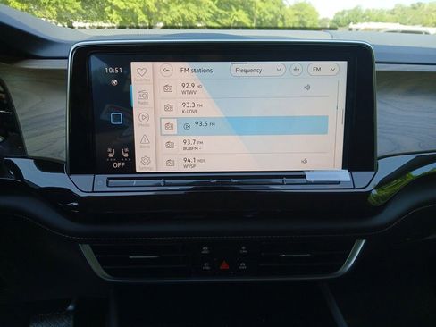 New 2025 Volkswagen Atlas SE image 18