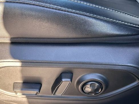 Used 2023 Jeep Grand Cherokee L Laredo image 17