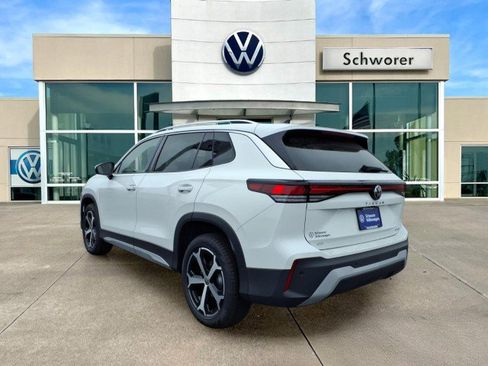 New 2026 Volkswagen Tiguan SE image 3