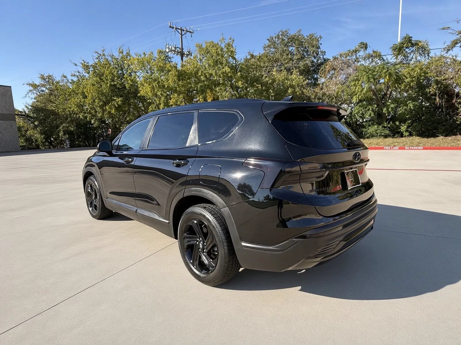 Used 2021 Hyundai Santa Fe SE FWD image 4