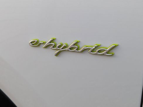 Certified 2022 Porsche Cayenne E-Hybrid image 14