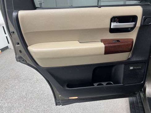 Used 2012 Toyota Sequoia Platinum image 43