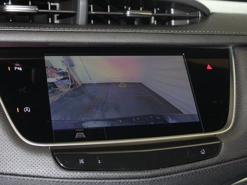 New 2025 Cadillac XT5 Luxury image 11