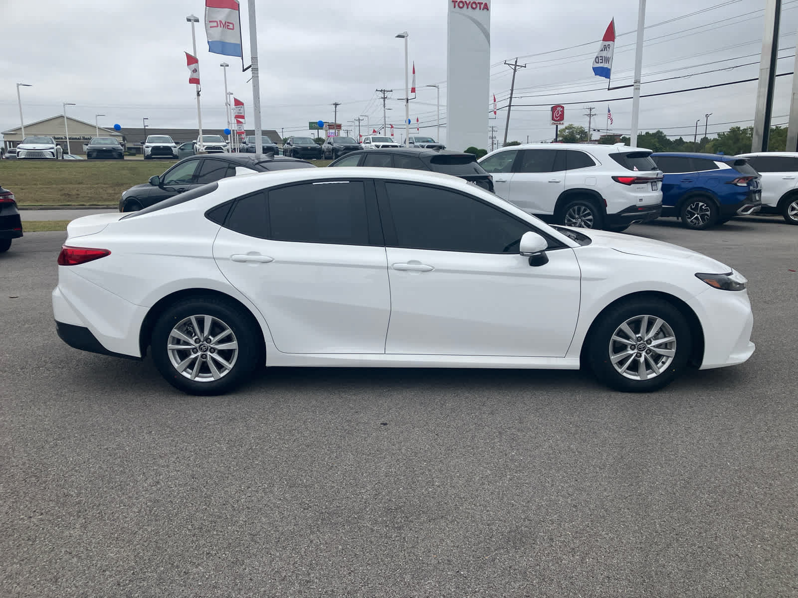 Used 2026 Toyota Camry LE FWD image 8