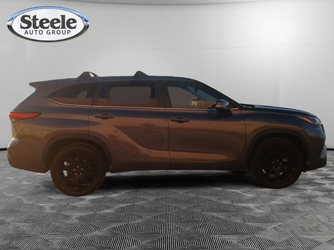 Used 2023 Toyota Highlander L image 6