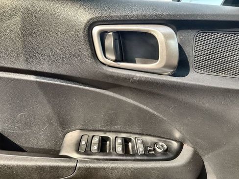 Used 2026 Hyundai Venue SEL FWD image 13