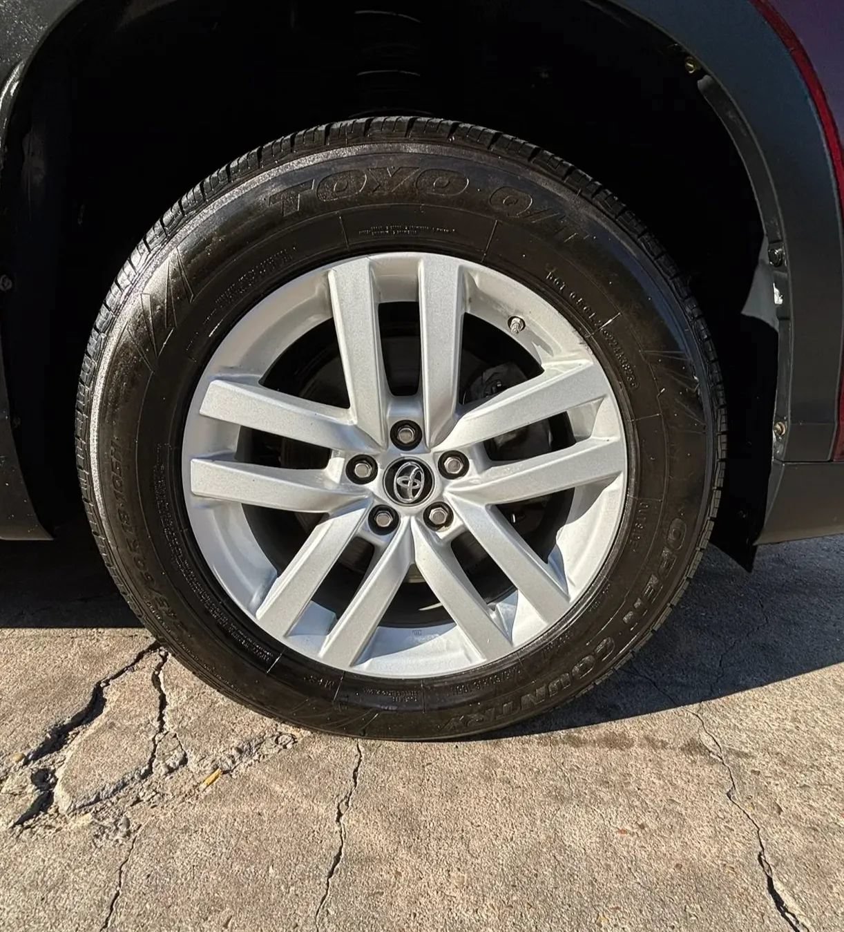 Used 2016 Toyota Highlander LE FWD image 25