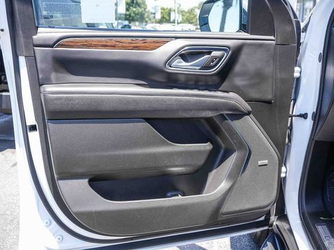 Used 2024 Chevrolet Suburban Premier RWD image 28