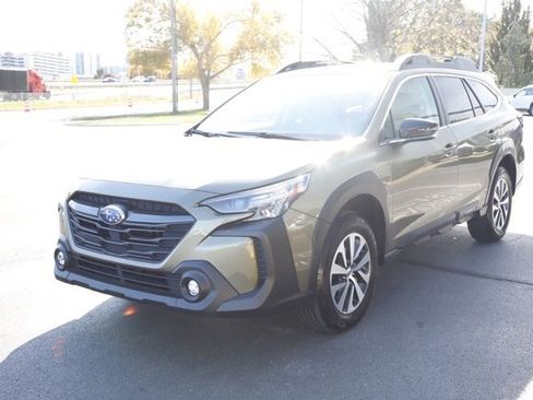 Certified 2025 Subaru Outback Premium w/ Popular Package #1A image 7