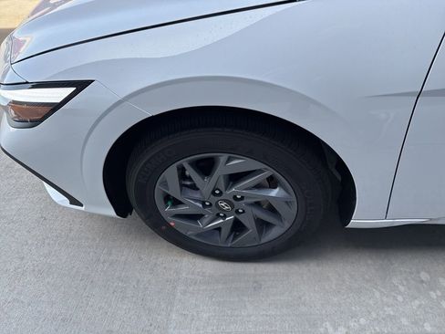 New 2026 Hyundai Elantra Blue image 12