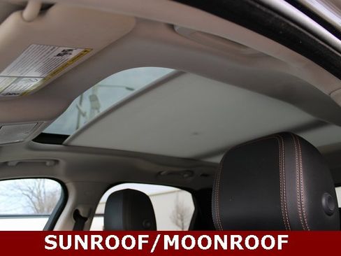 Used 2018 Jaguar F-PACE Prestige image 16