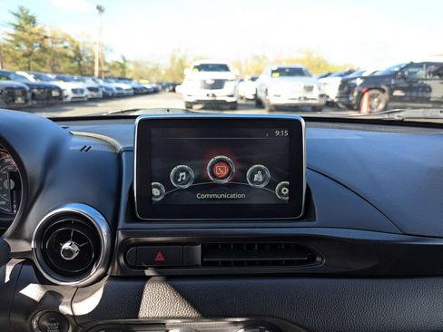 Used 2017 FIAT 124 Spider Abarth RWD image 20
