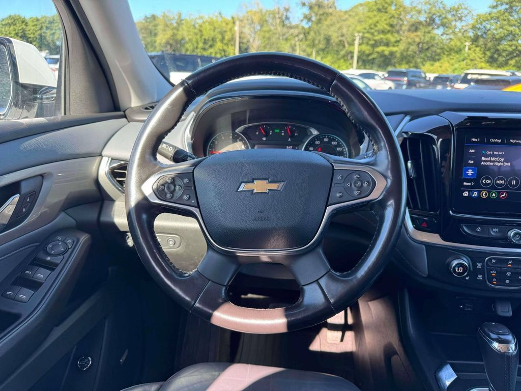 Used 2020 Chevrolet Traverse LT w/ LT Premium Package AWD/4WD image 22