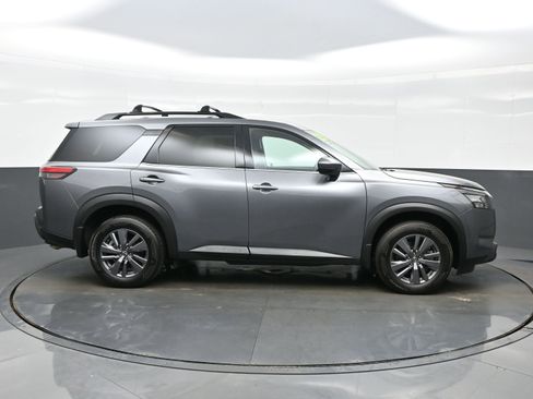 Used 2023 Nissan Pathfinder SV AWD/4WD image 7