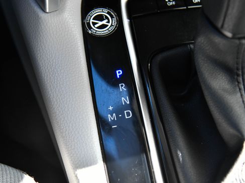 Used 2024 Toyota Corolla Cross L image 26