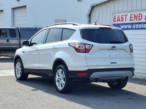 Used 2018 Ford Escape SE w/ Ford Safe & Smart Package AWD/4WD image 3