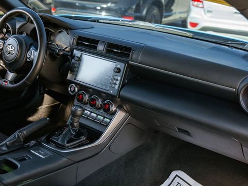 Used 2023 Toyota GR86 RWD image 9