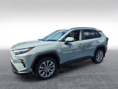 Used 2022 Toyota RAV4 XLE Premium AWD/4WD image 3