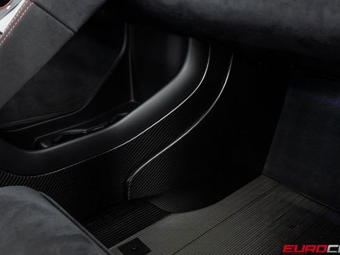 Used 2016 McLaren 675LT Spider image 43