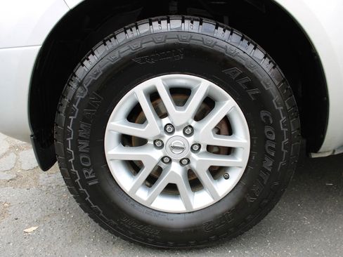 Used 2014 Nissan Frontier SV image 33