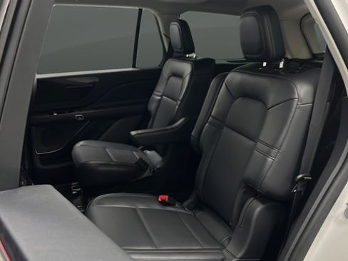 Used 2025 Lincoln Aviator AWD image 21