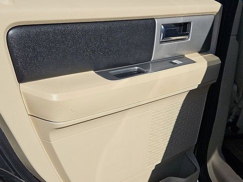 Used 2017 Ford Expedition XLT RWD image 14