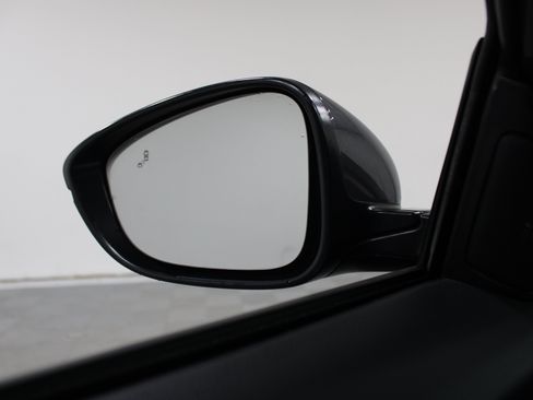 Used 2018 Honda Accord Touring image 18