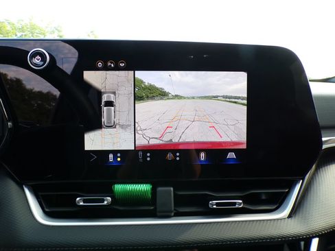 Used 2025 Chevrolet Equinox LT w/ Safety and Technology Package AWD/4WD image 25