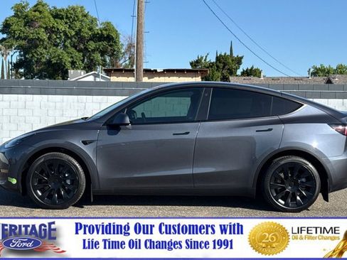 Used 2023 Tesla Model Y Long Range AWD/4WD image 7