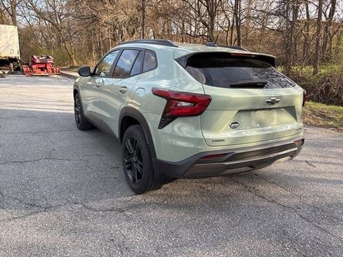 Used 2024 Chevrolet Trax ACTIV w/ Driver Confidence Package image 4