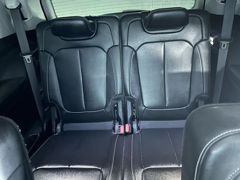 Used 2023 Jeep Grand Cherokee L Limited w/ Black Appearance Package RWD image 19