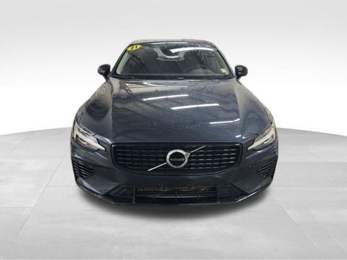 Used 2021 Volvo S60 T8 R-Design Expression image 2