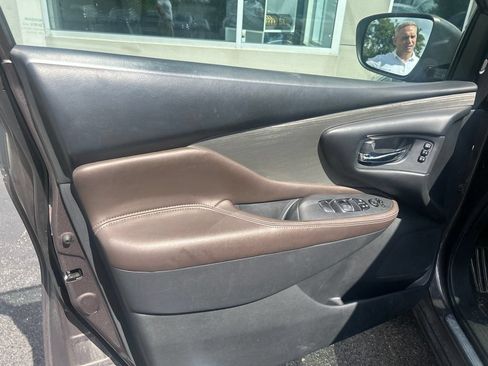 Used 2018 Nissan Murano SL w/ Moonroof Package AWD/4WD image 16