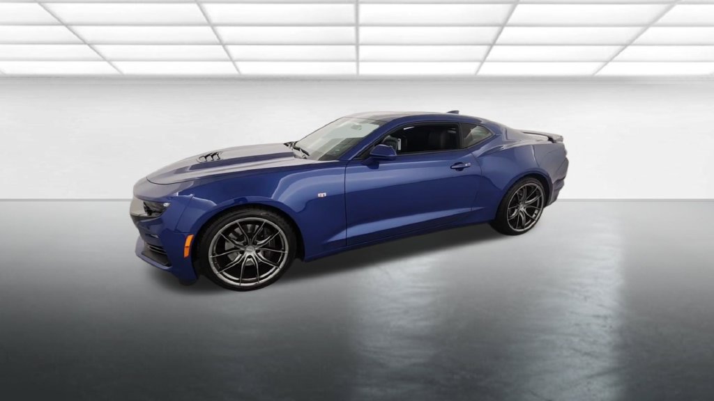 Used 2019 Chevrolet Camaro SS RWD image 3