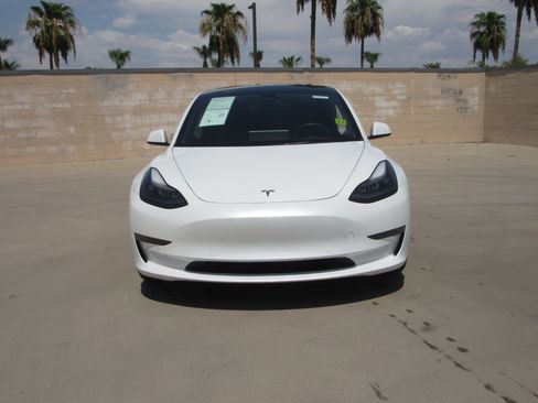 Used 2022 Tesla Model 3 Long Range AWD/4WD image 3