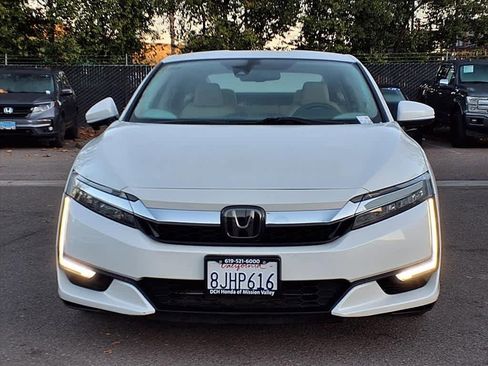 Used 2018 Honda Clarity Plug-In Hybrid image 2