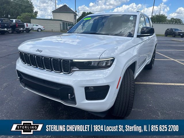 Used 2022 Jeep Grand Cherokee Overland w/ Luxury Tech Group IV AWD/4WD image 7