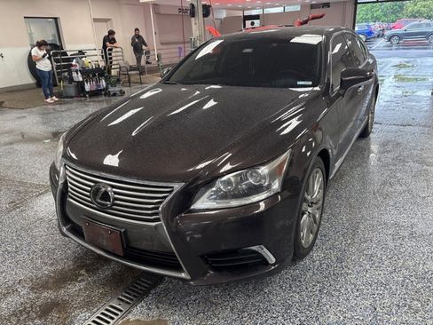 Used 2015 Lexus LS 460 AWD w/ Comfort Package image 10